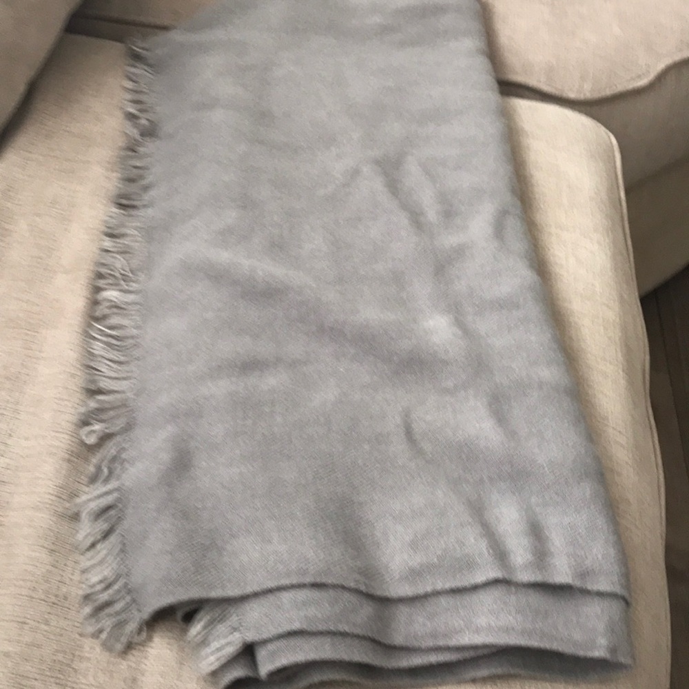 Forever 21 gray scarf